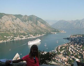 UItzicht op de baai van Kotor
