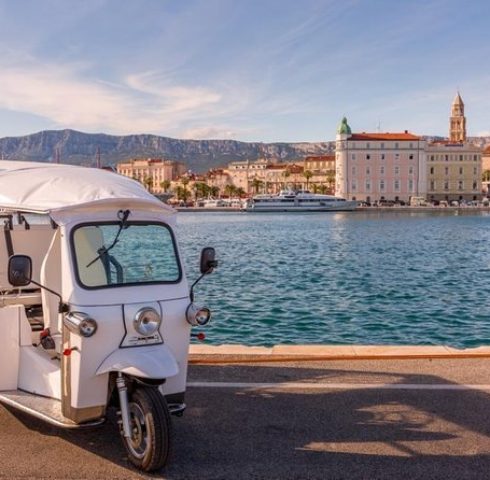 Met de tuk tuk door Split