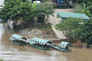 Mekong rivier met kinderen