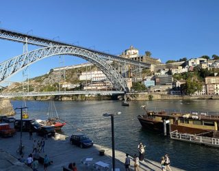 Zicht van het water in Porto