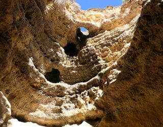 de prachtige grotten van de Algarve