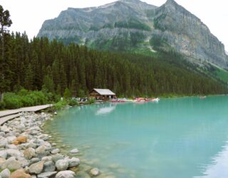 Wandelen naar het azuurblauwe Lake Louise in Canada