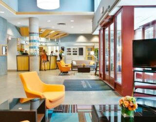 Lobby Vancouver Hotel