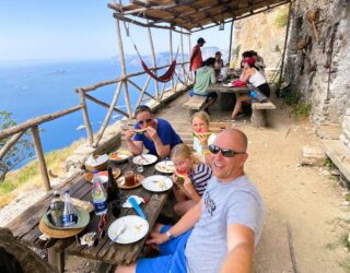 Lunchen langs Path of Gods