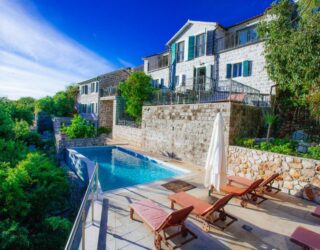 Zwembad hotel in het landelijke Lustica