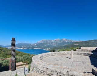 Uitzicht rond de boerderij Stojković