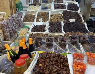 Noten in een winkeltje in Fez