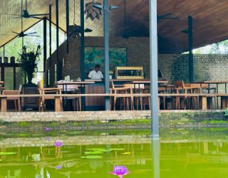 Restaurant in jungle resort Habarana